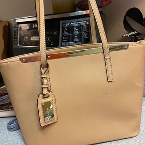 Aldo Tote